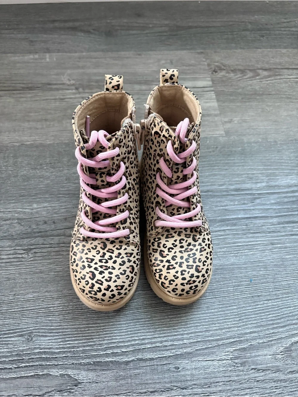 Kids Leopard Print Lace-Up Boots with Pink Laces. Size 9/10